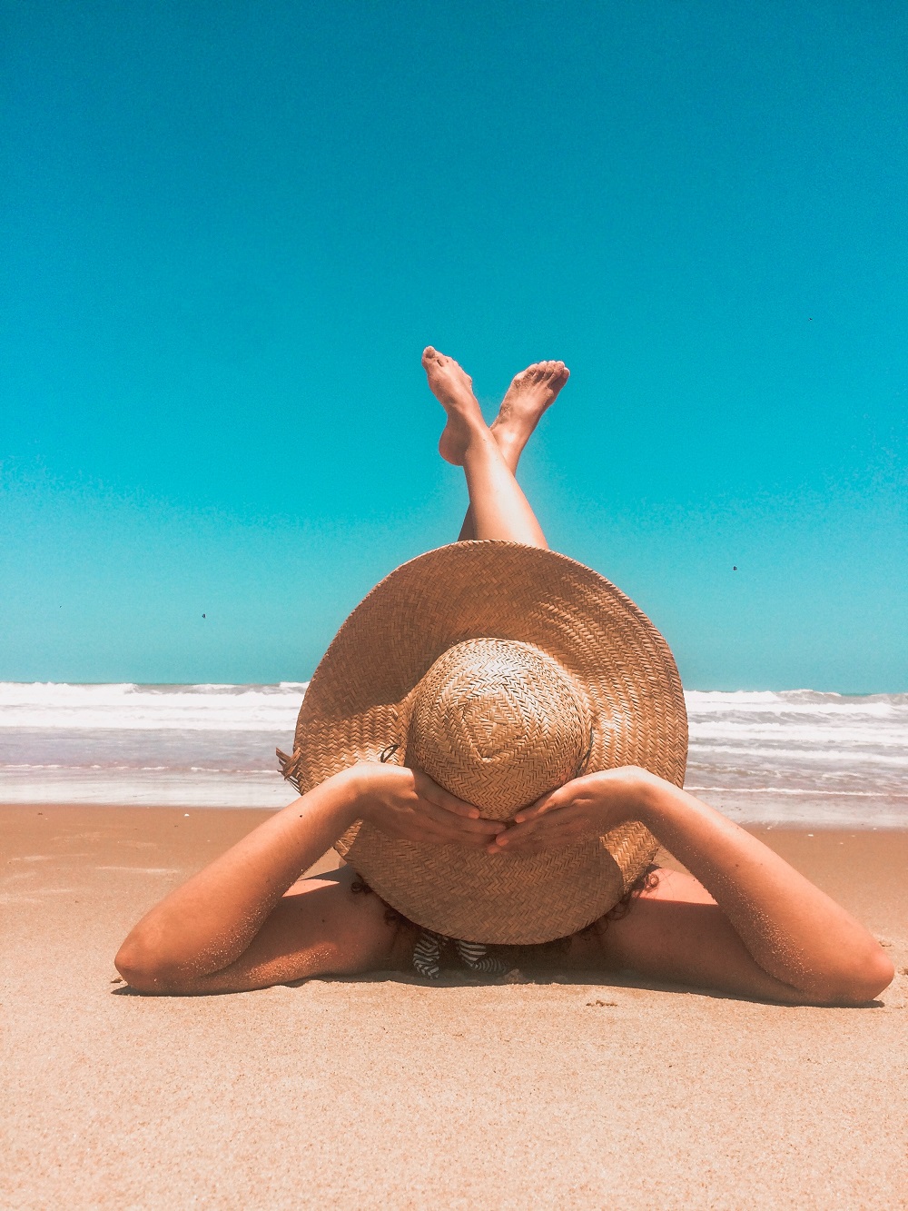 soin-bronzant-estheticienne roquebrune sur argens-extensions de cils frejus-soins du visage saint raphael-massages puget sur argens-ongles en gel le muy-bronzage sainte maxime-epilation le plan de la tour-epilation pour hommes saint tropez-estheticienne a domicile la motte